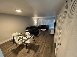 Artrageous on the river By RocketStay