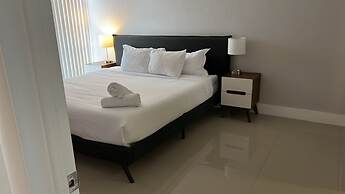 Artrageous on the river By RocketStay