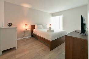 Artrageous on the river By RocketStay