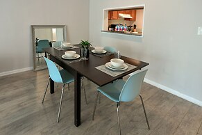 Artrageous on the river By RocketStay