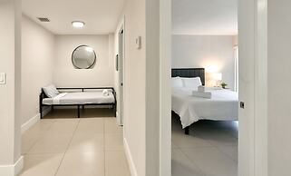 Artrageous on the river By RocketStay