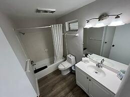 Artrageous on the river By RocketStay