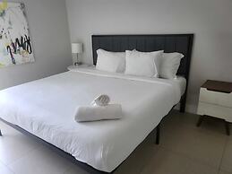 Artrageous on the river By RocketStay