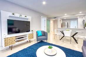 Artrageous on the river By RocketStay