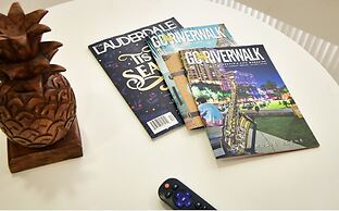 Artrageous on the river By RocketStay