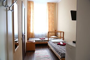 Mini hotel Artist on Baumanskaya - Hostel