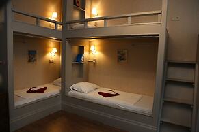 Mini hotel Artist on Baumanskaya - Hostel