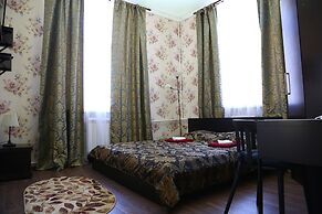 Mini hotel Artist on Baumanskaya - Hostel