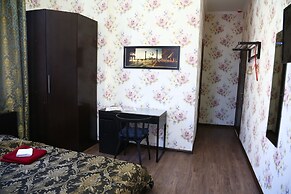 Mini hotel Artist on Baumanskaya - Hostel