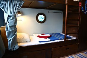 Mini hotel Artist on Baumanskaya - Hostel