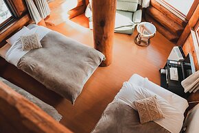 Hakuba Log Hotel Meteor