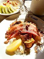 Hakuba Log Hotel Meteor