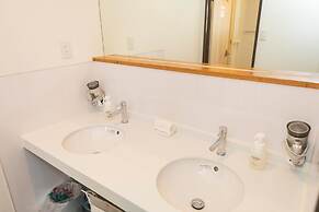 Bigtree Guest House - Hostel