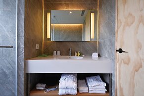 Green World NanGang Hotel