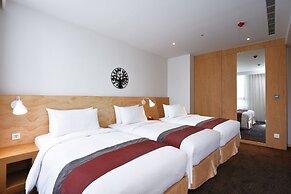 Green World NanGang Hotel