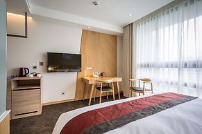 Green World NanGang Hotel