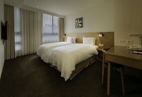 Green World NanGang Hotel