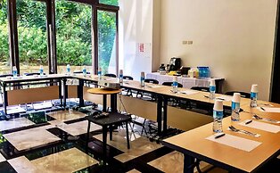 Green World NanGang Hotel