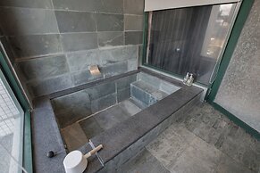Duoai Hot Spring Hotel