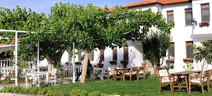 Teos Lodge Pansiyon & Restaurant