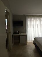 Teos Lodge Pansiyon & Restaurant