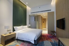 Holiday Inn Express Shanghai Songjiang Fangta by IHG
