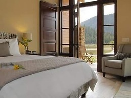 Highlands Ranch Resort