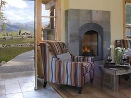 Highlands Ranch Resort