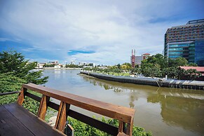 CHANN Bangkok-Noi