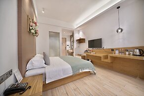 Ancient Street No.5 Youth Chic Hotel