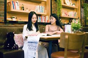 Ancient Street No.5 Youth Chic Hotel