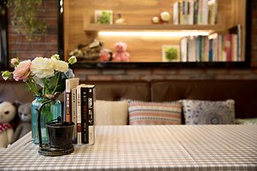 Ancient Street No.5 Youth Chic Hotel