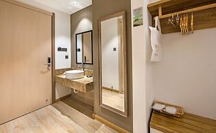 Ancient Street No.5 Youth Chic Hotel