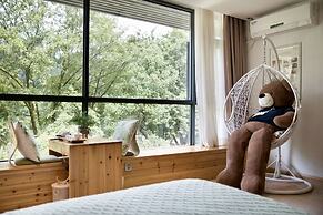 Ancient Street No.5 Youth Chic Hotel