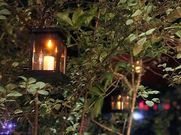 Ancient Street No.5 Youth Chic Hotel