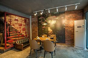 Ancient Street No.5 Youth Chic Hotel