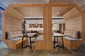 Ancient Street No.5 Youth Chic Hotel