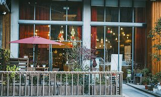 Ancient Street No.5 Youth Chic Hotel