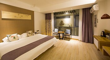 Ancient Street No.5 Youth Chic Hotel