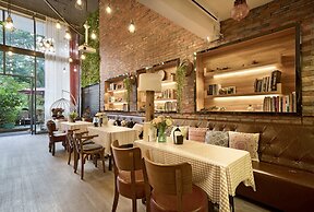 Ancient Street No.5 Youth Chic Hotel