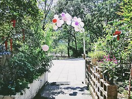 Ancient Street No.5 Youth Chic Hotel