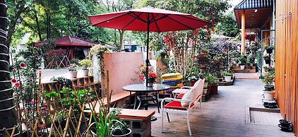 Ancient Street No.5 Youth Chic Hotel