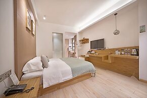 Ancient Street No.5 Youth Chic Hotel