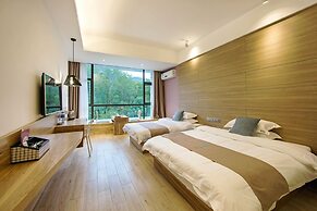 Ancient Street No.5 Youth Chic Hotel