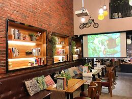 Ancient Street No.5 Youth Chic Hotel