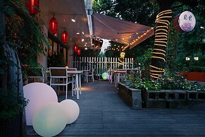 Ancient Street No.5 Youth Chic Hotel