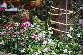 Ancient Street No.5 Youth Chic Hotel