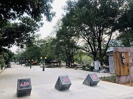 Ancient Street No.5 Youth Chic Hotel