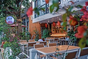 Ancient Street No.5 Youth Chic Hotel