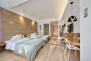 Ancient Street No.5 Youth Chic Hotel